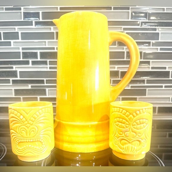VTG Canary Yellow Ceramic Pitcher & Double Sided Tiki Cups marked Resper - Picture 3 of 13